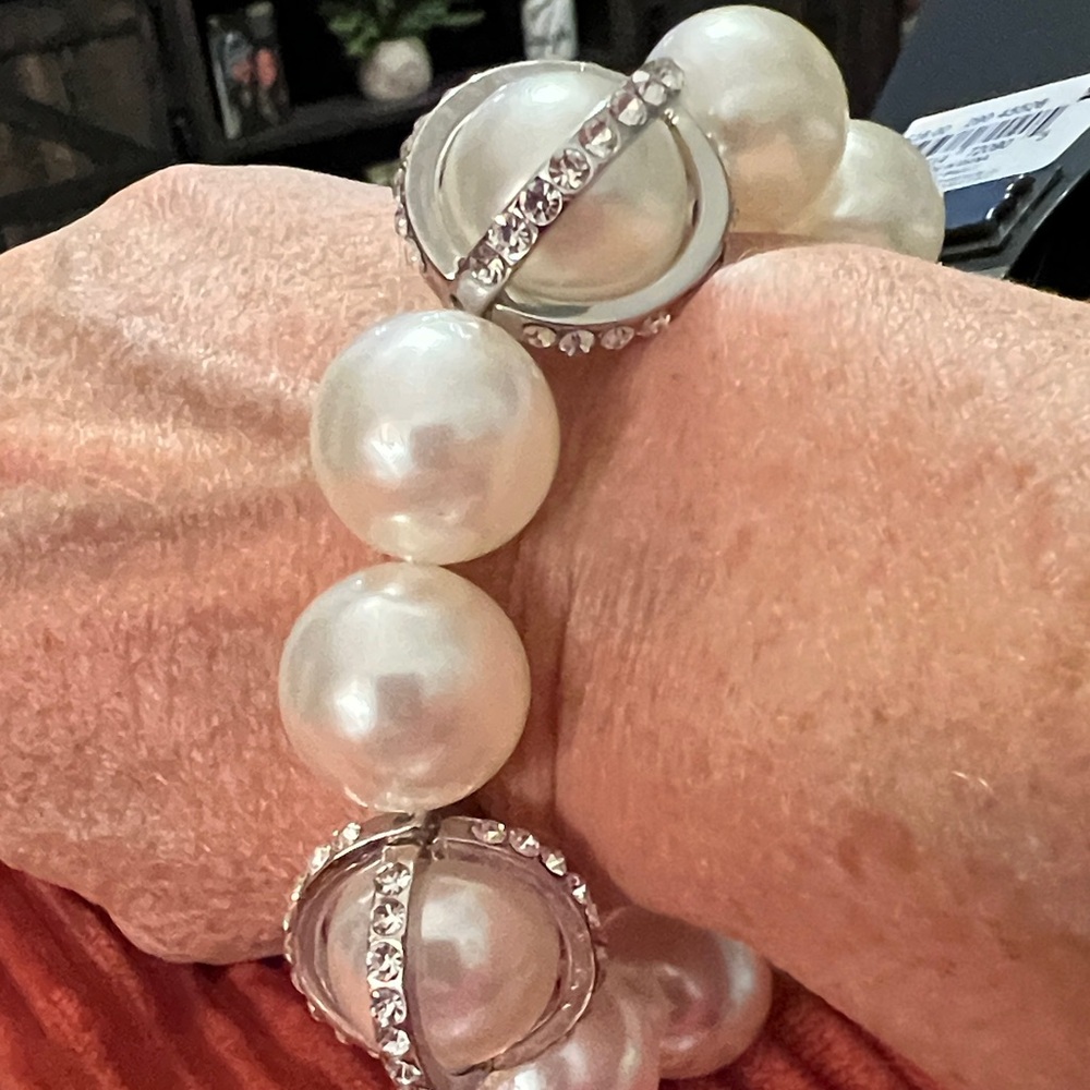 3/$18 Massini Silver and White Pearl Stretch Bracelet Lot 1078 - Picture 3 of 6